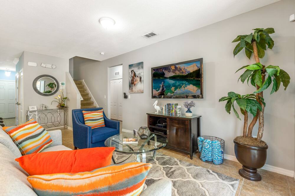Photo of Livingroom in Cypress Pointe