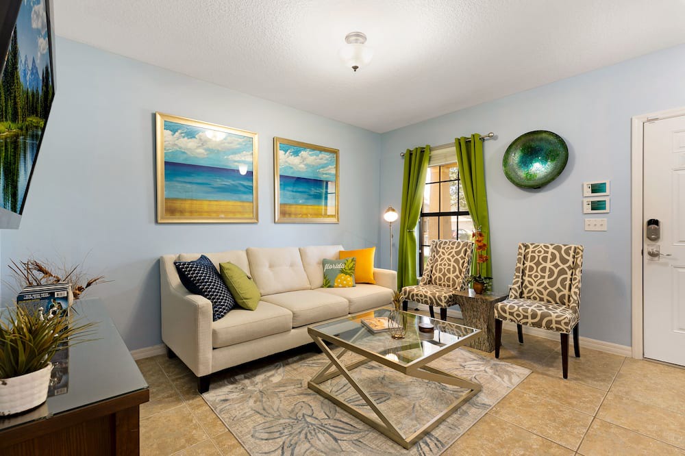 Photo of Livingroom in Cypress Pointe