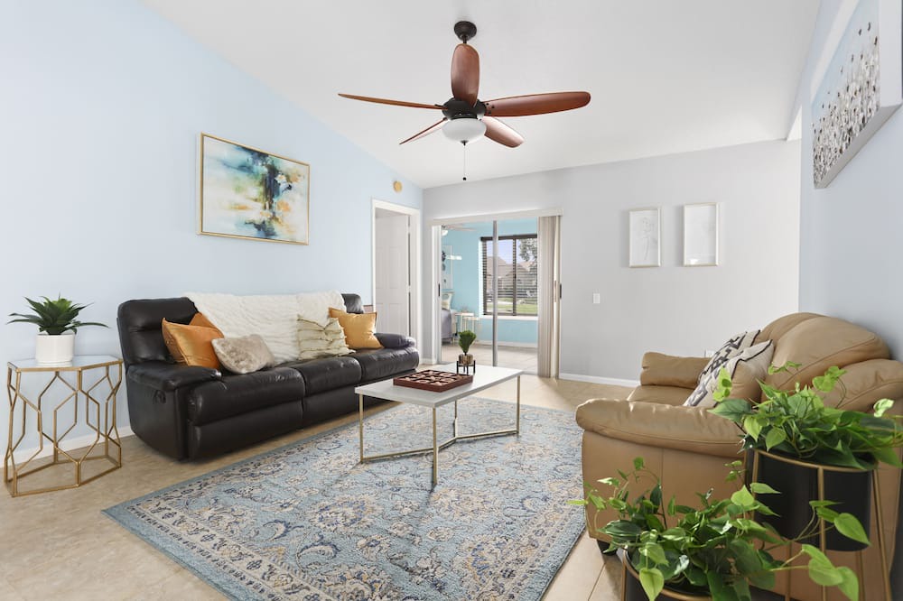 Photo of Livingroom in Ventura