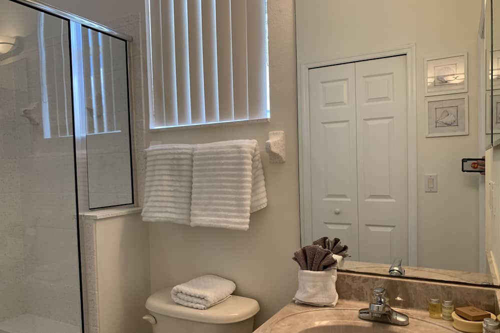 Photo of Bathroom in Calabay Parc