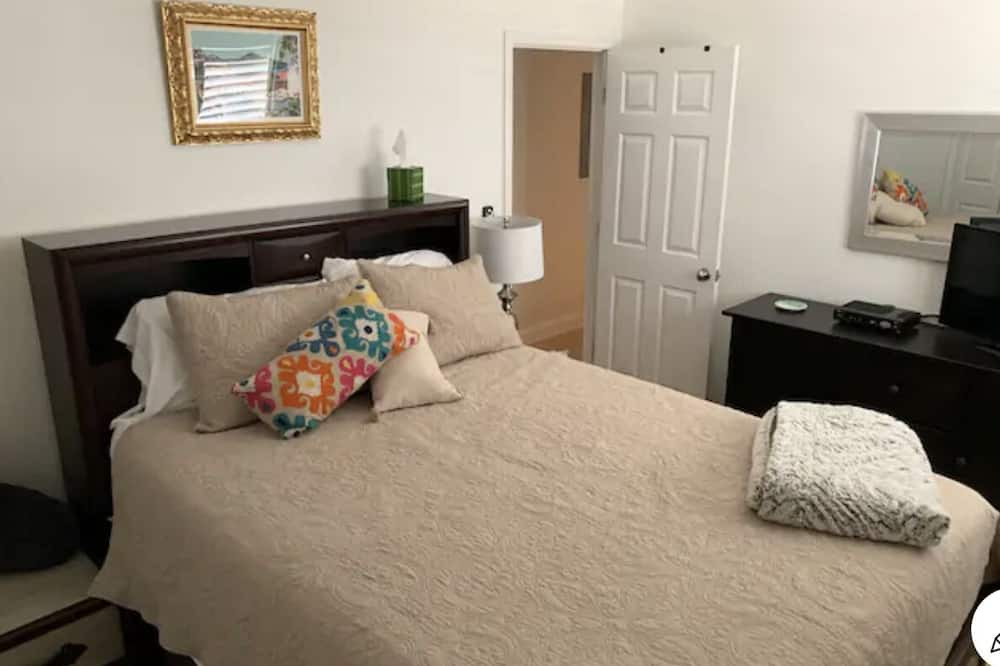 Photo of Bedroom in Colonialtown South