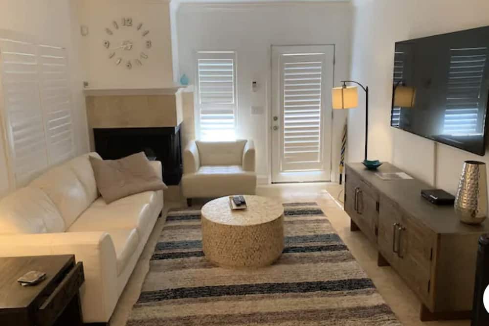 Photo of Bedroom in Colonialtown South