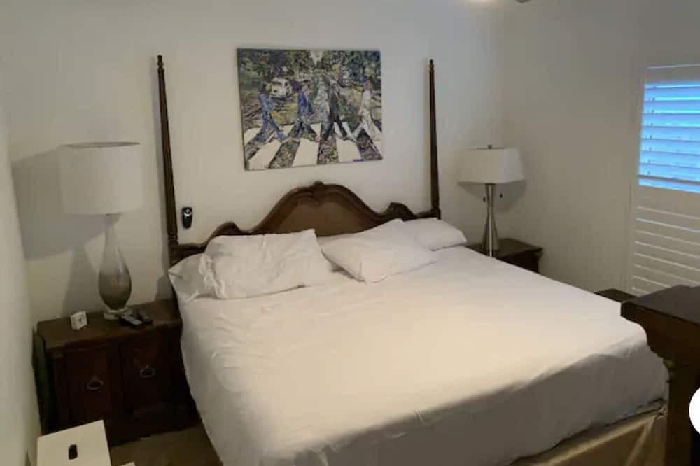 Photo of Bedroom in Colonialtown South