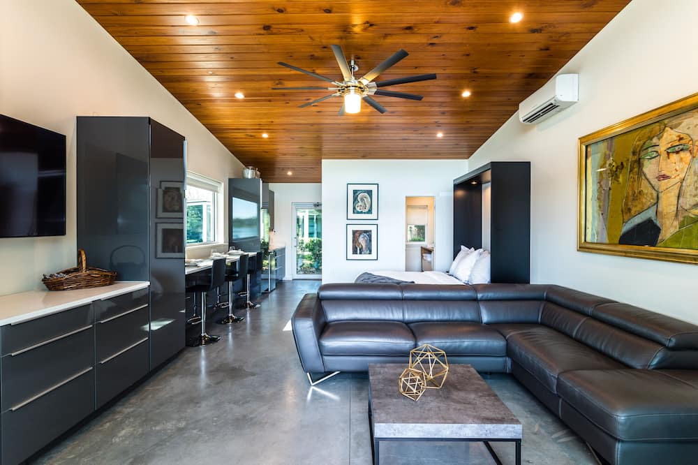 Photo of Livingroom in Audubon Park