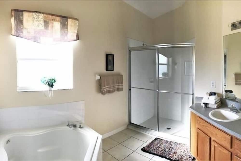Photo of Bathroom in Four Corners