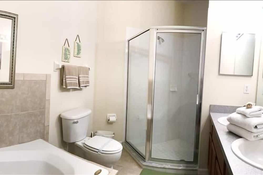 Photo of Bathroom in Four Corners