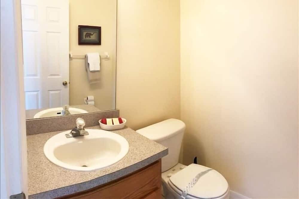 Photo of Bathroom in Four Corners