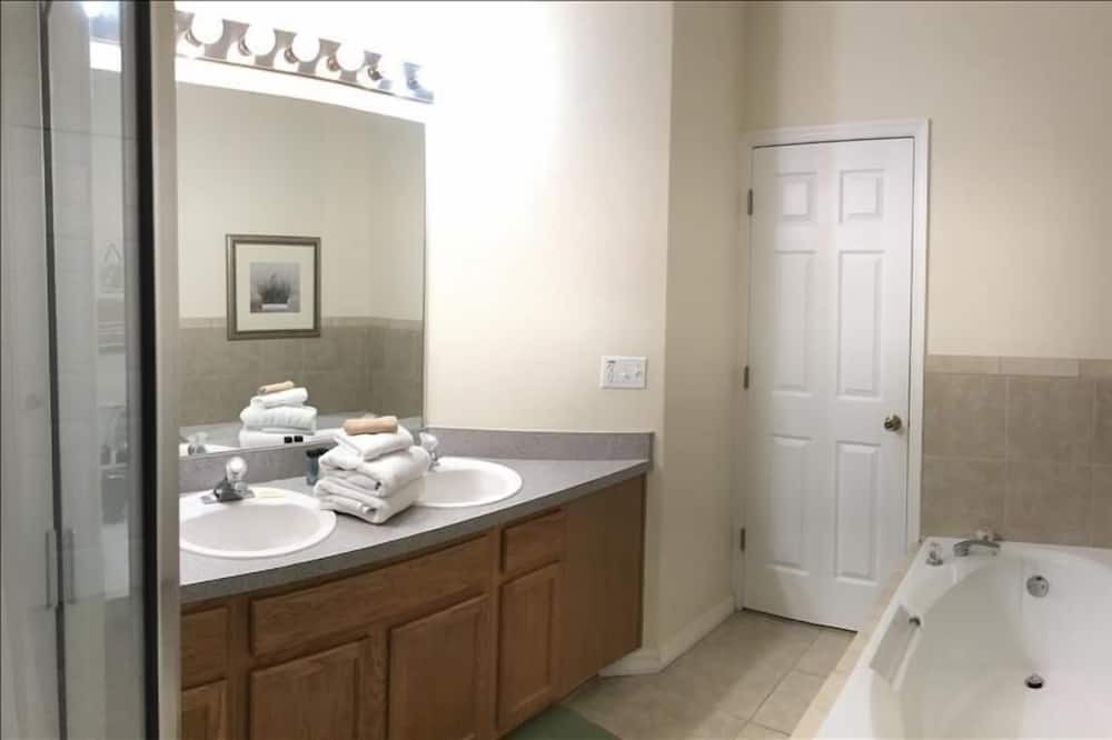 Photo of Bedroom in Four Corners