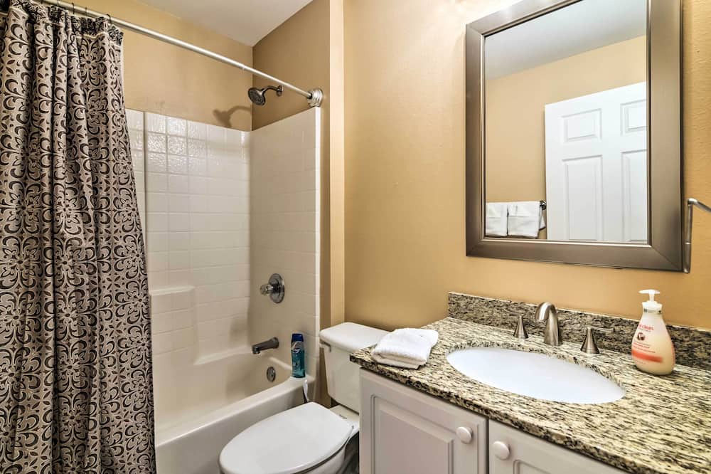 Photo of Bathroom in Sunridge Woods