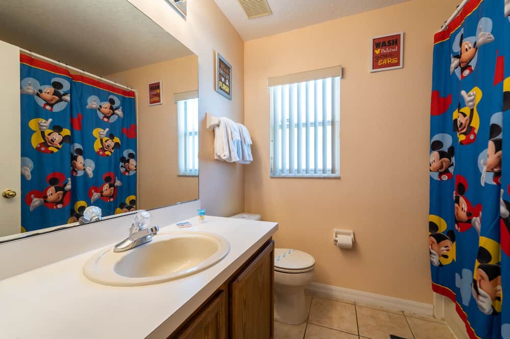 Photo of Bathroom in Pinewood Country Estates
