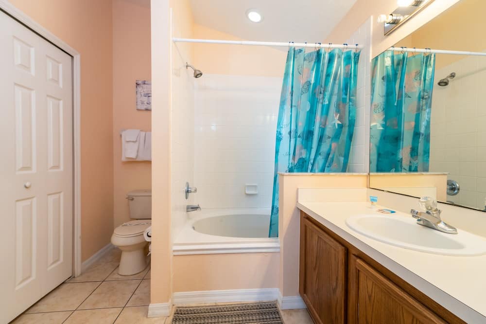 Photo of Bathroom in Pinewood Country Estates