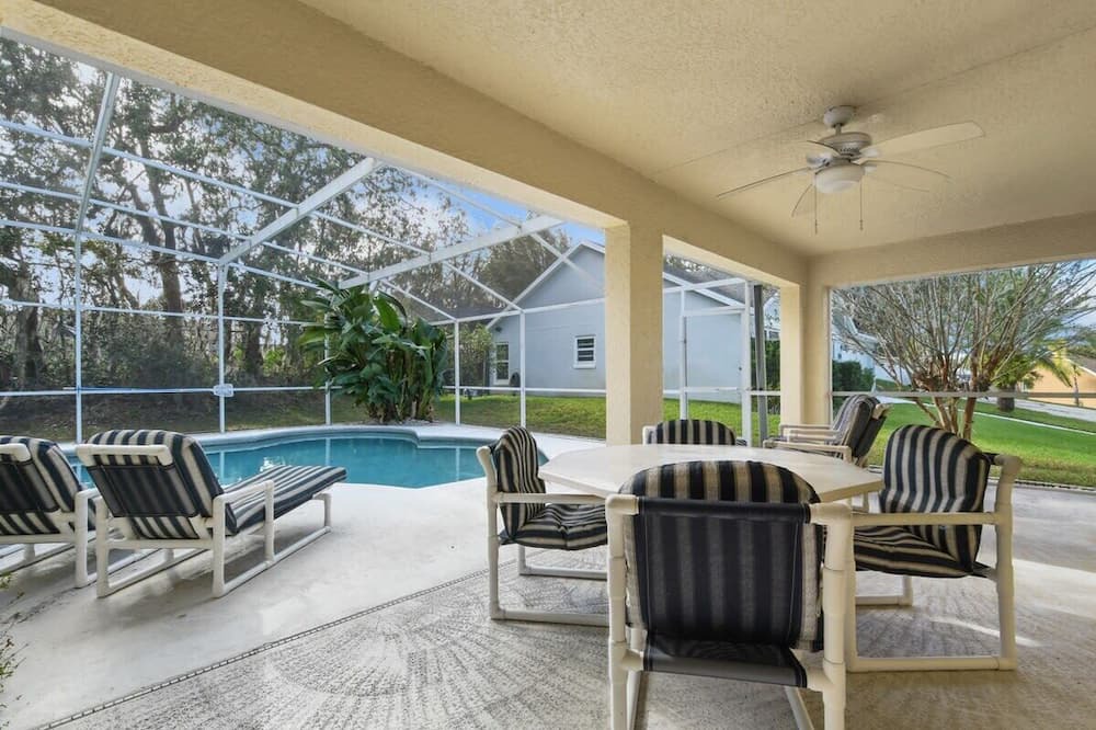 Photo of Patio Balcony in Sunridge Woods