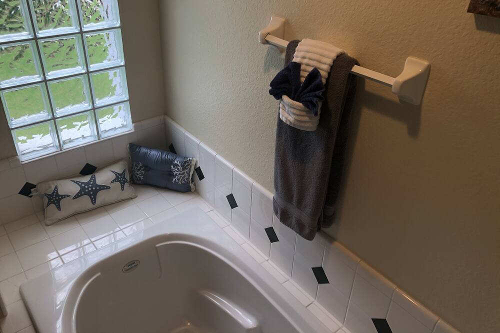 Photo of Bathroom in Pinewood Country Estates