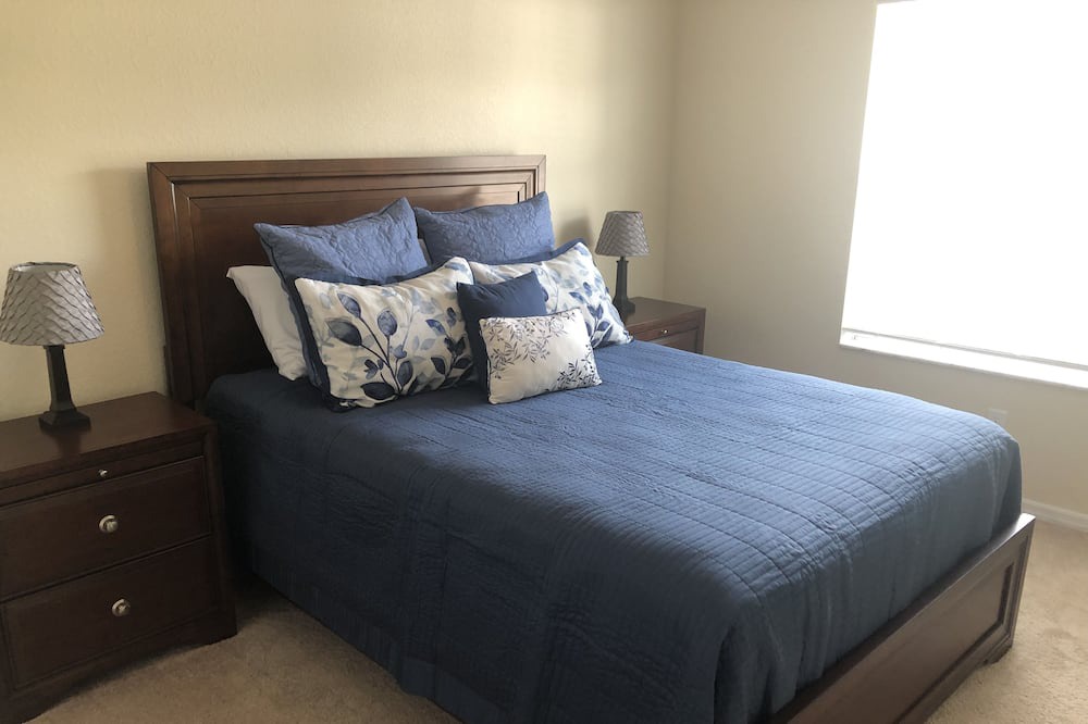 Photo of Bedroom in Pinewood Country Estates