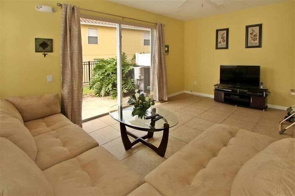 Photo of Livingroom in Crestwynd Bay