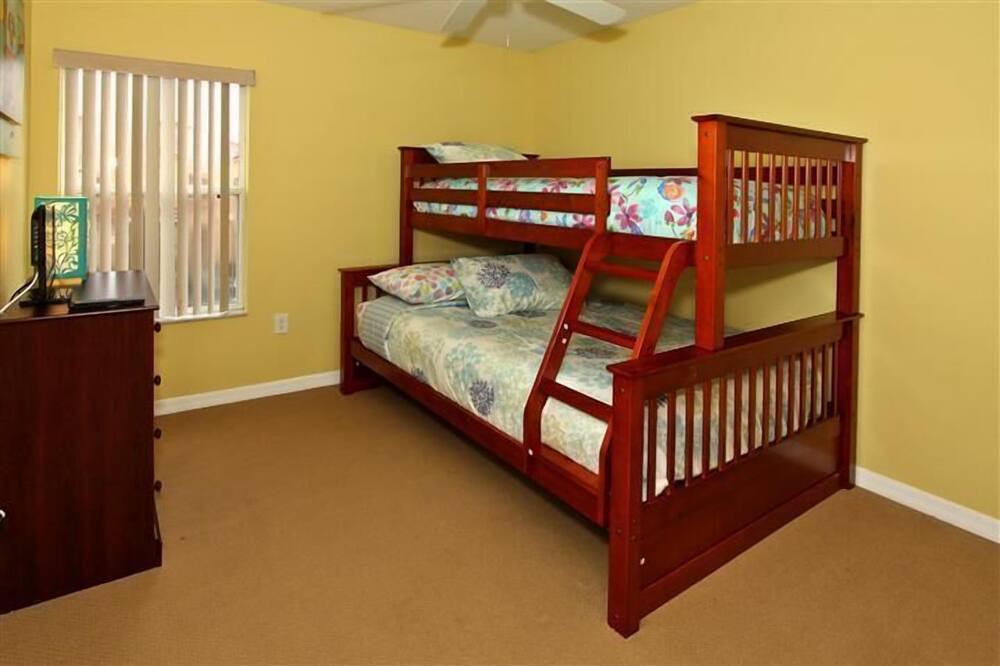 Photo of Bedroom in Crestwynd Bay