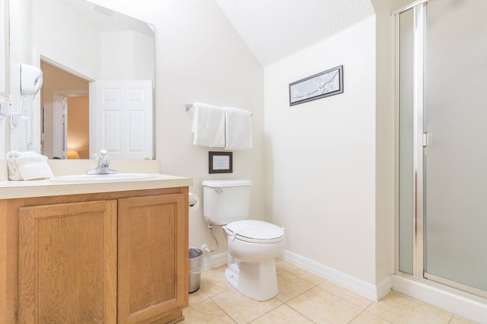 Photo of Bathroom in Crestwynd Bay