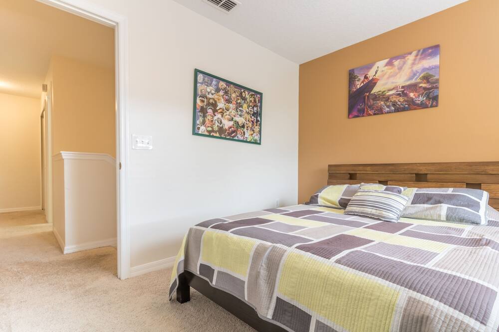 Photo of Bedroom in Crestwynd Bay