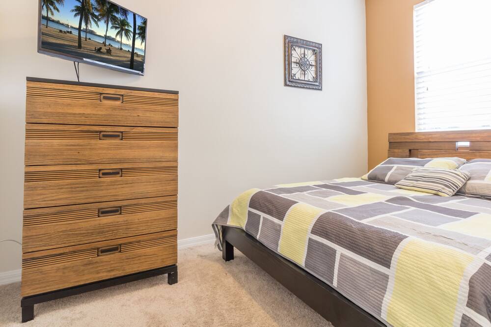 Photo of Bedroom in Crestwynd Bay