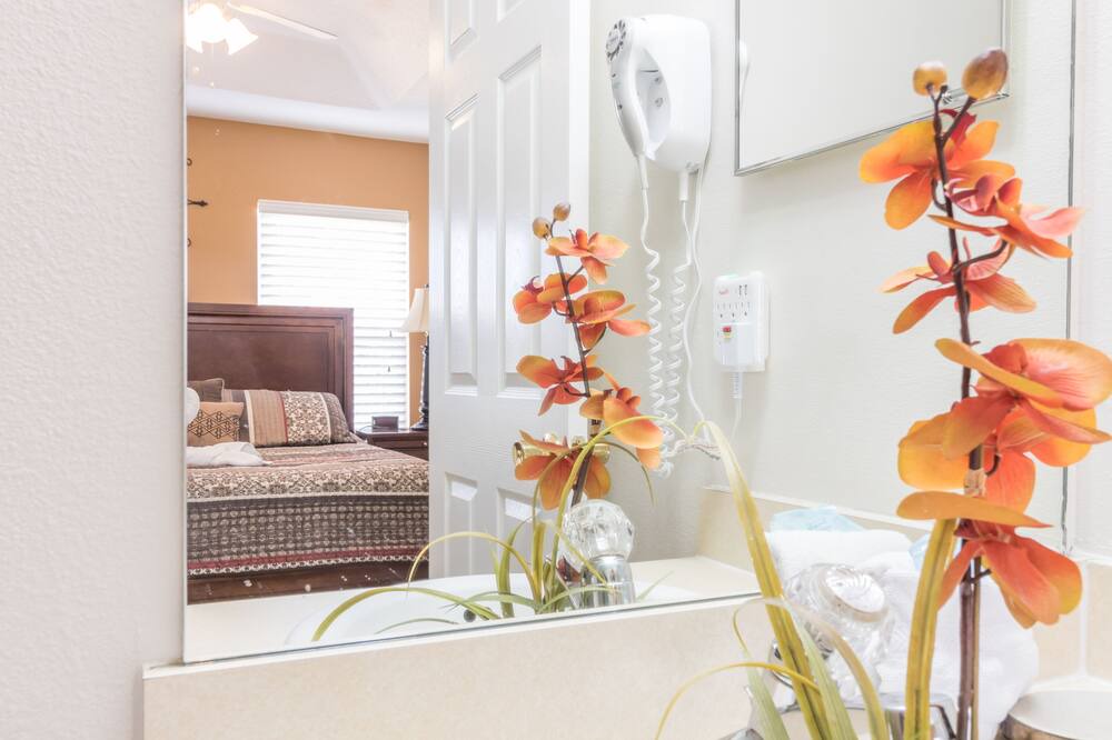 Photo of Bedroom in Crestwynd Bay