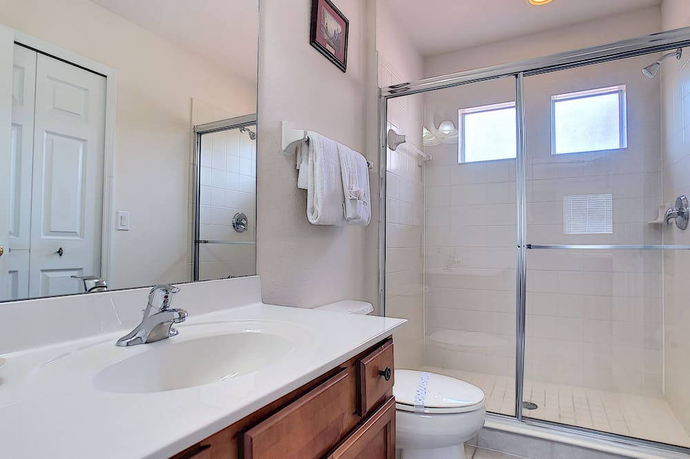 Photo of Bathroom in Watersong
