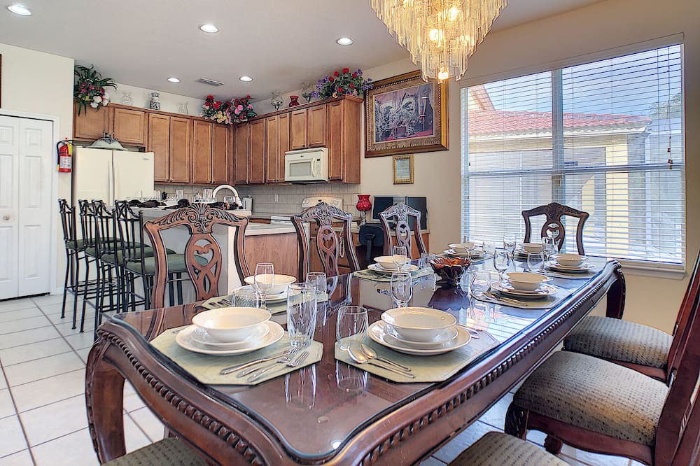 Photo of Kitchen in Watersong