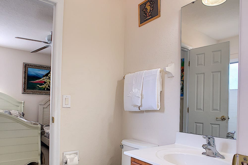 Photo of Bathroom in Watersong