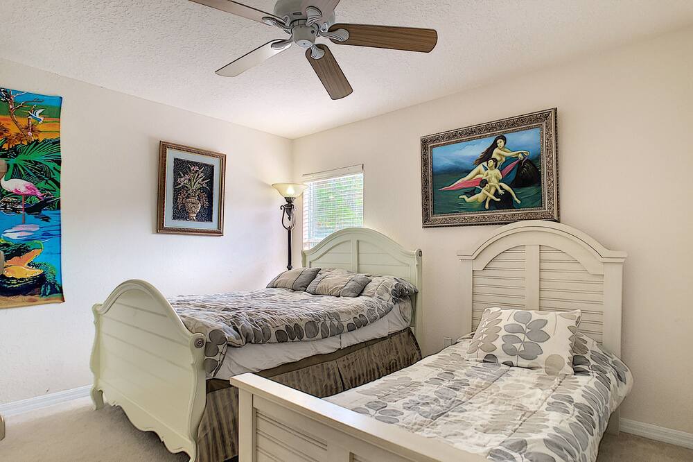 Photo of Bedroom in Watersong
