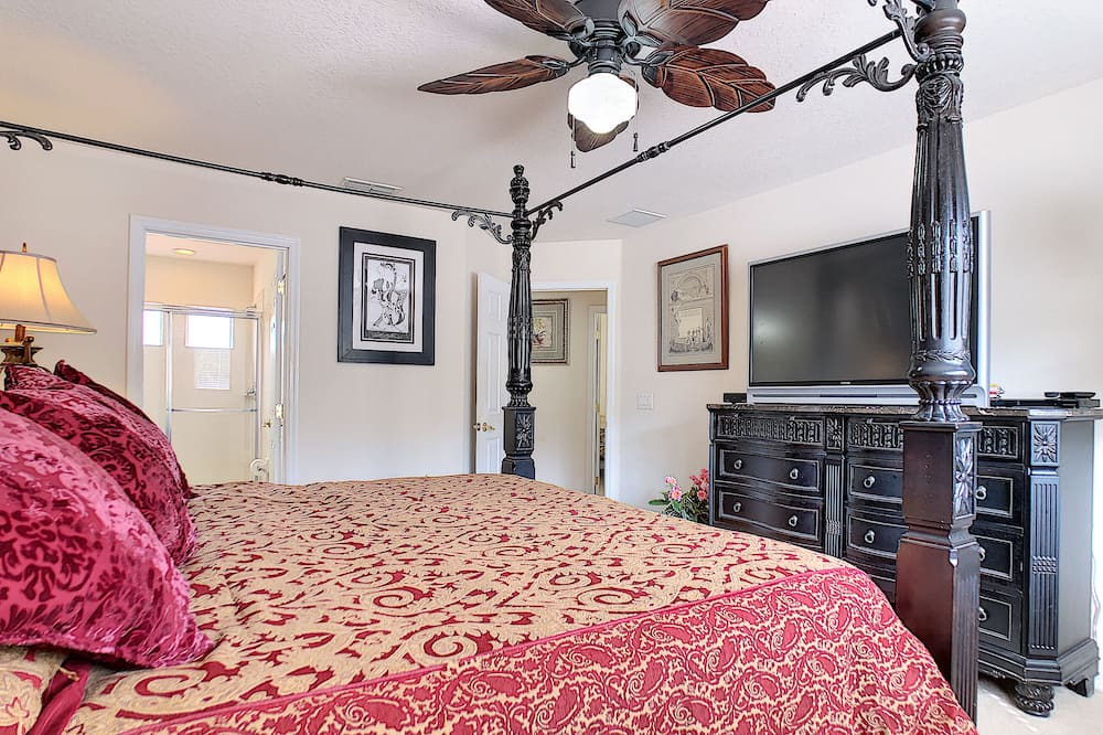 Photo of Bedroom in Watersong