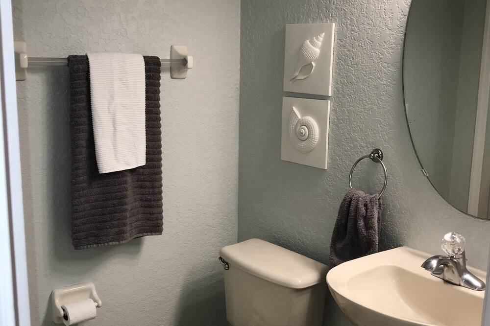 Photo of Bathroom in Regal Palms