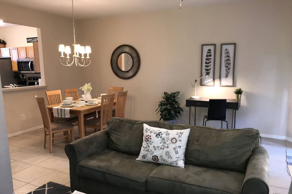 Photo of Livingroom in Regal Palms