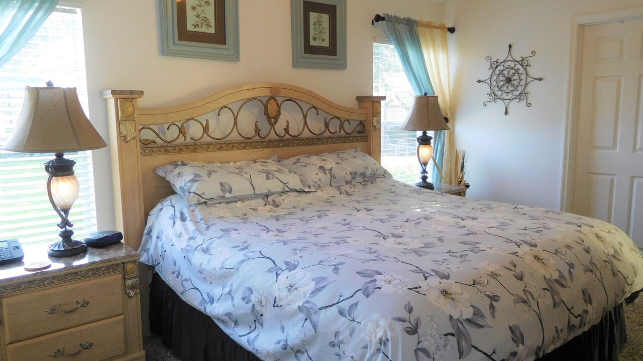 Photo of Bedroom in Orange Tree
