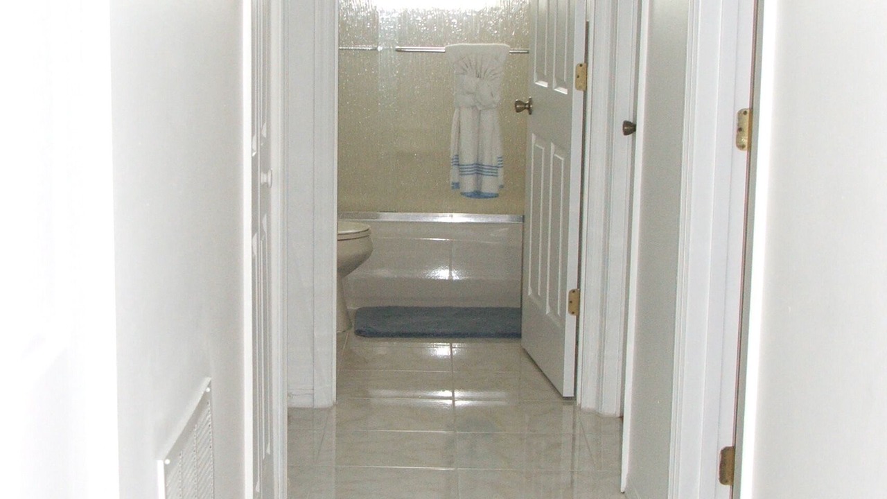 Photo of Others in Windward Cay