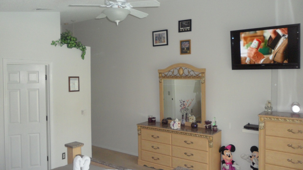 Photo of Bedroom in Windward Cay