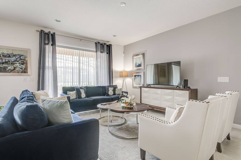Photo of Livingroom in Loughman