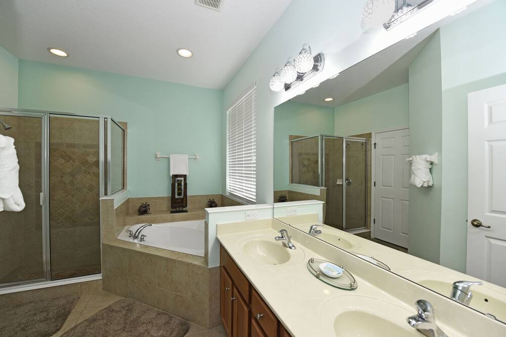 Photo of Bathroom in Watersong
