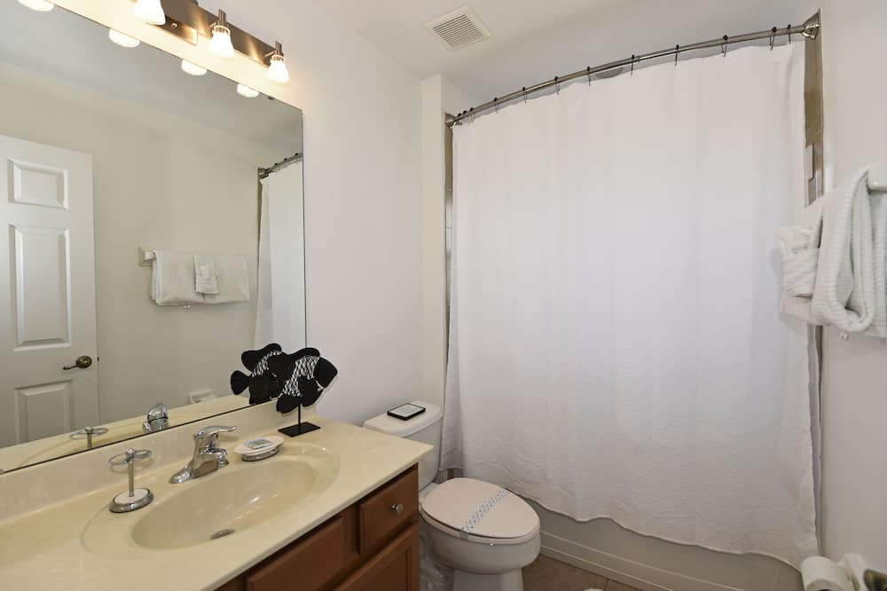 Photo of Bathroom in Watersong