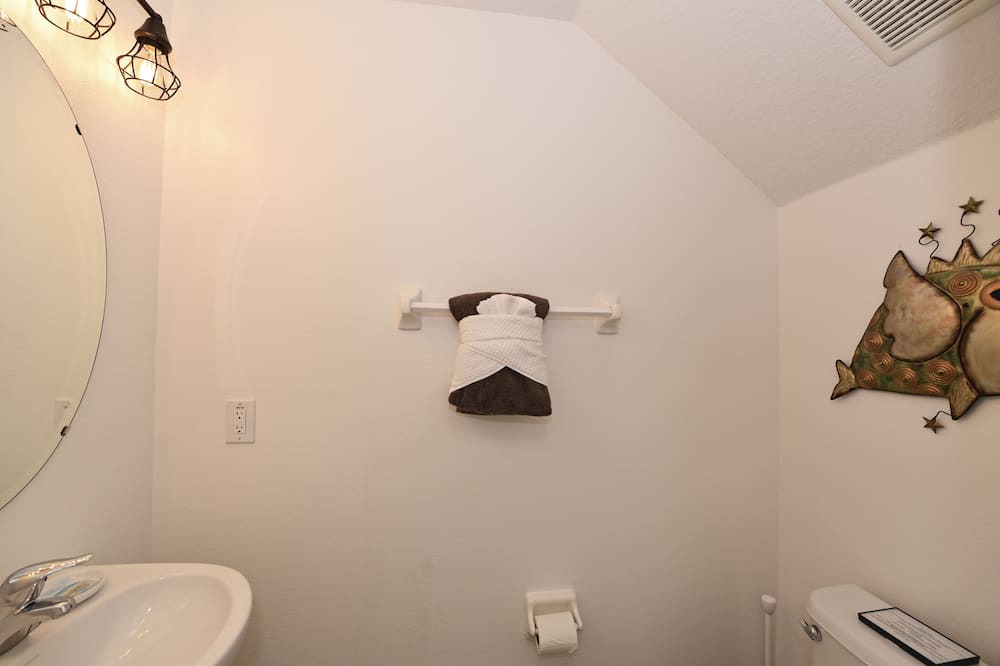 Photo of Bathroom in Watersong