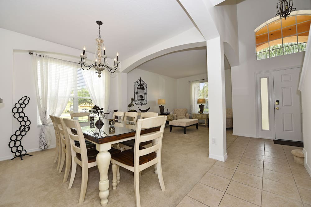 Photo of Kitchen in Watersong
