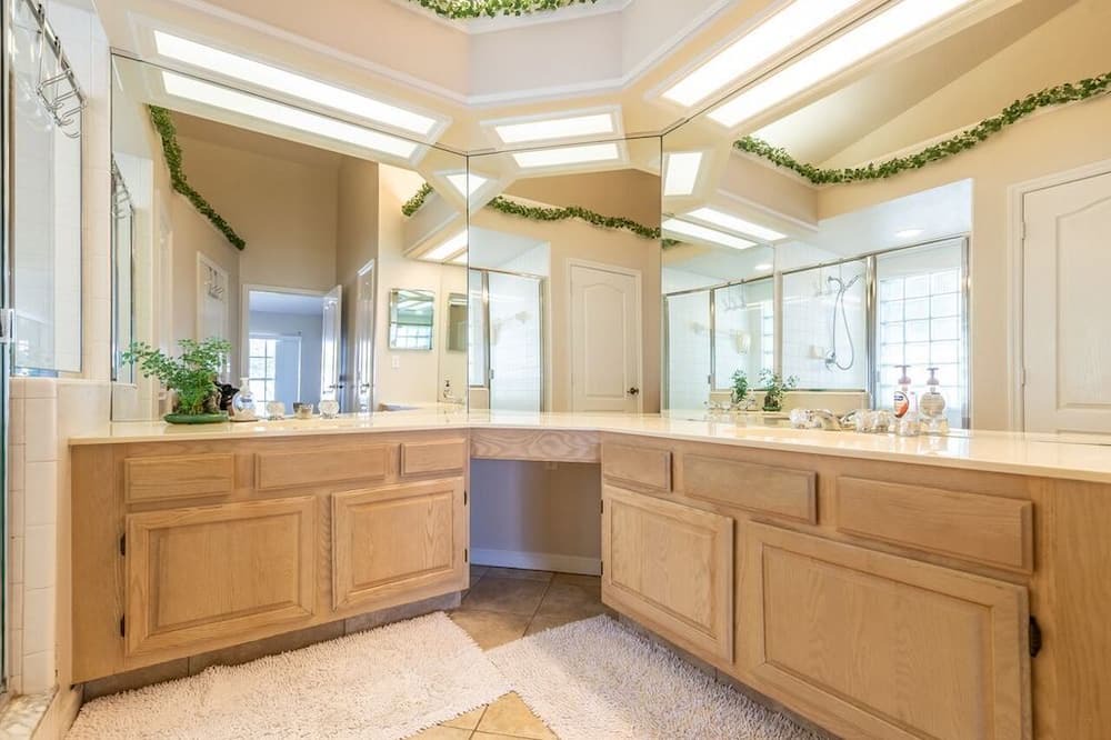 Photo of Bathroom in Ventura
