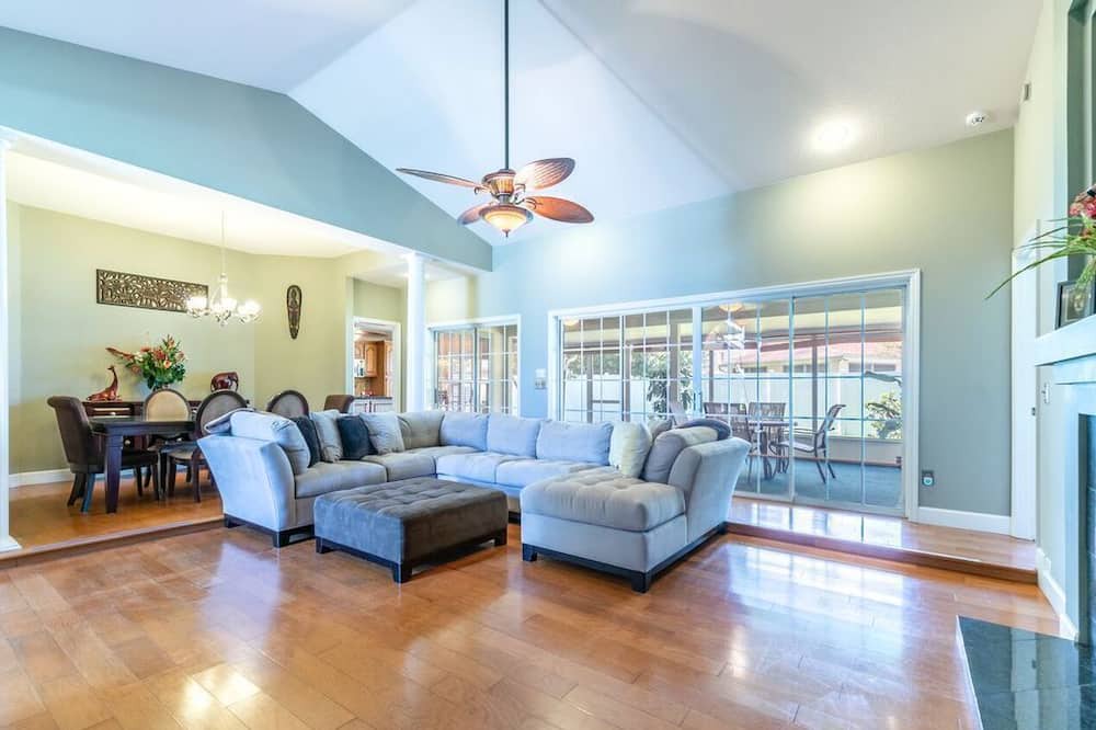 Photo of Livingroom in Ventura