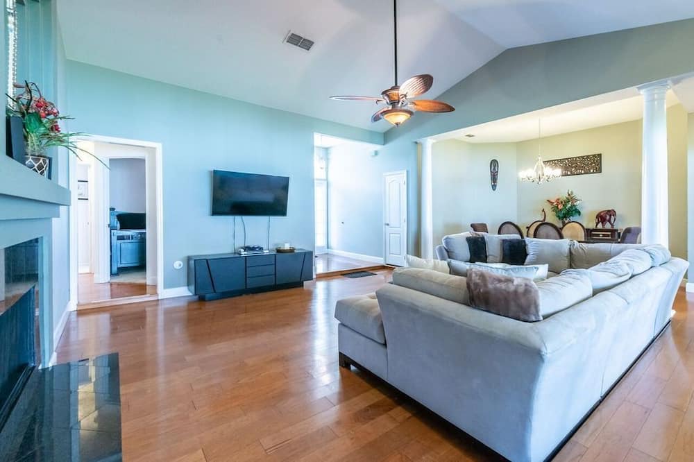 Photo of Livingroom in Ventura