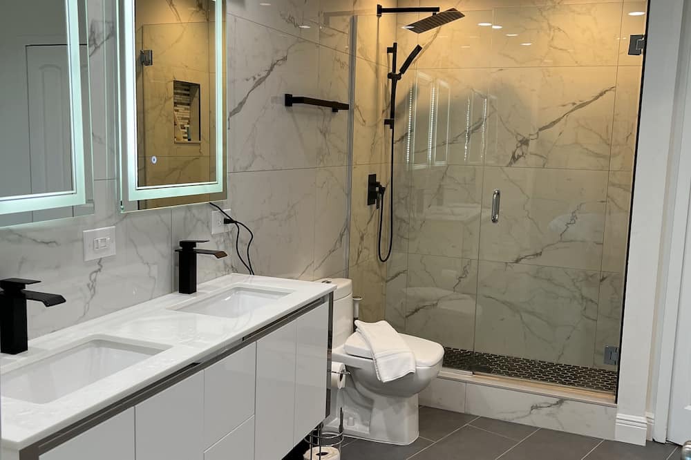 Photo of Bathroom in South Eola