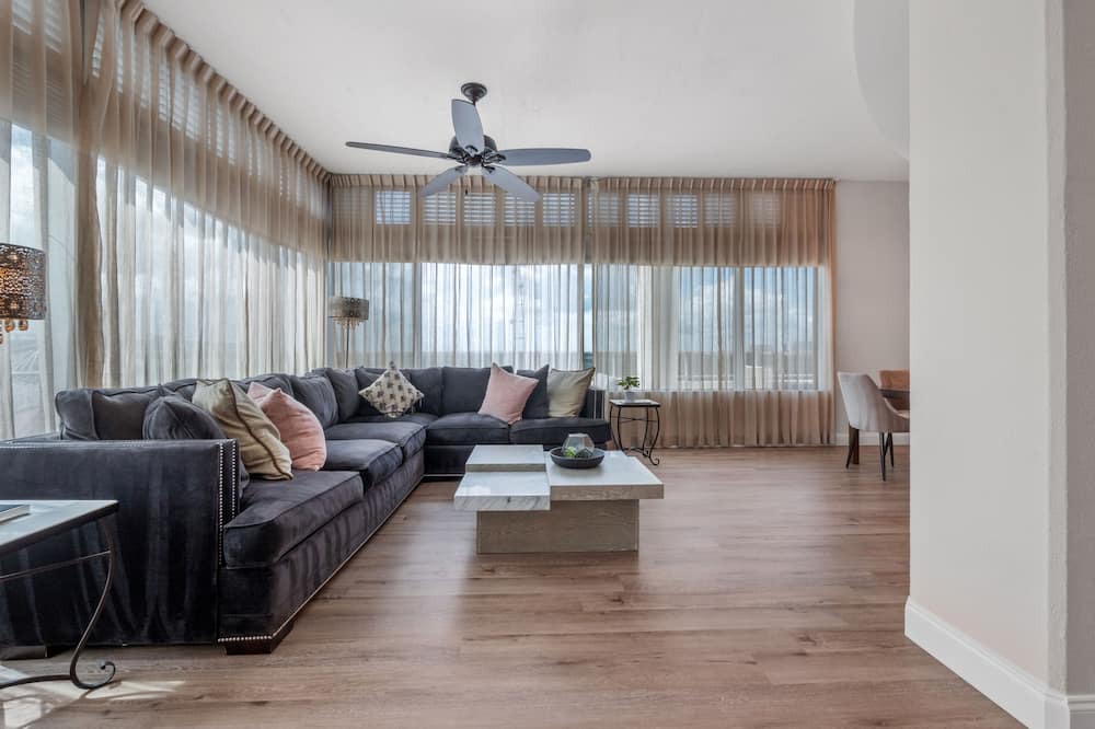 Photo of Livingroom in South Eola