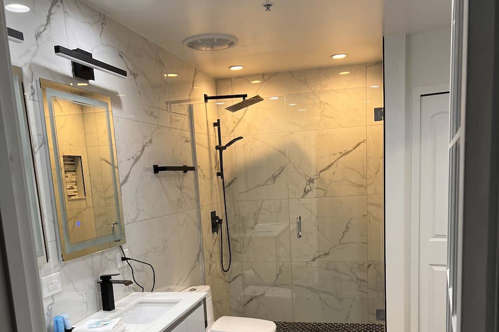 Photo of Bathroom in South Eola