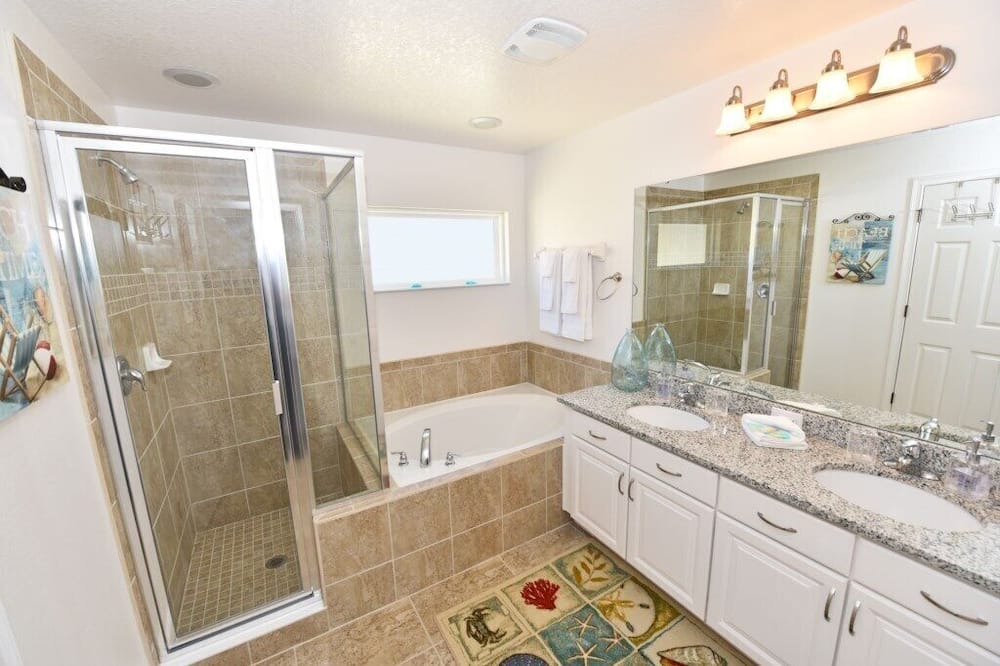 Photo of Bathroom in Watersong