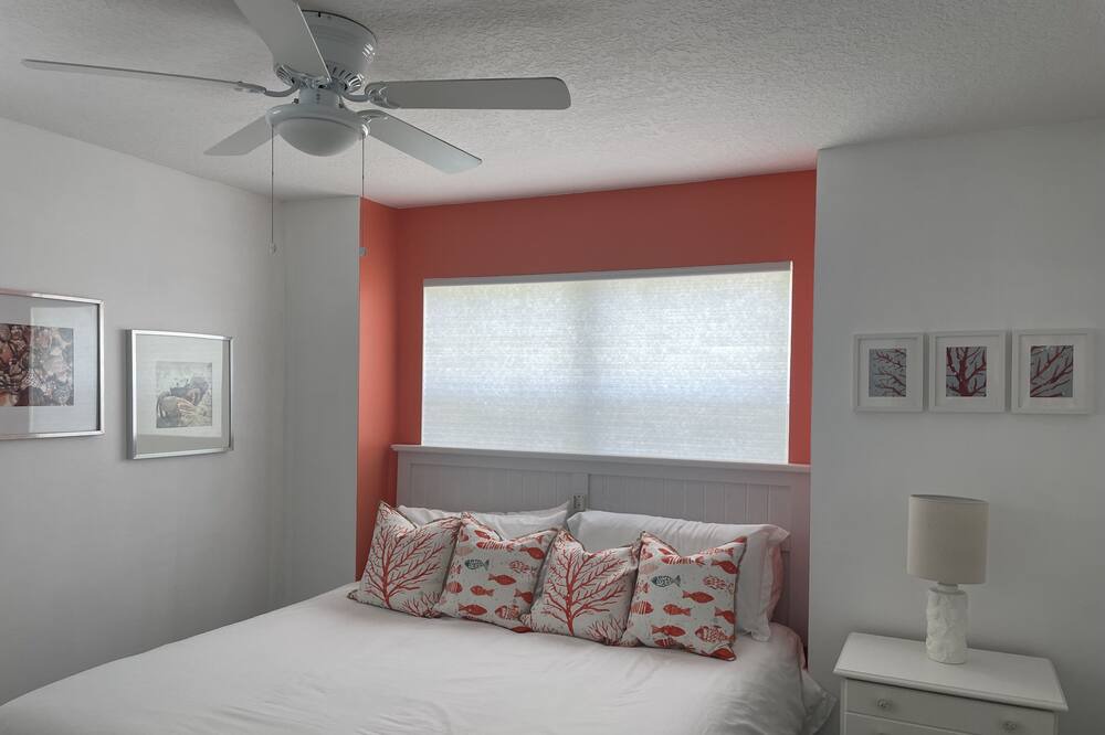 Photo of Bedroom in Lake Wilson Preserve