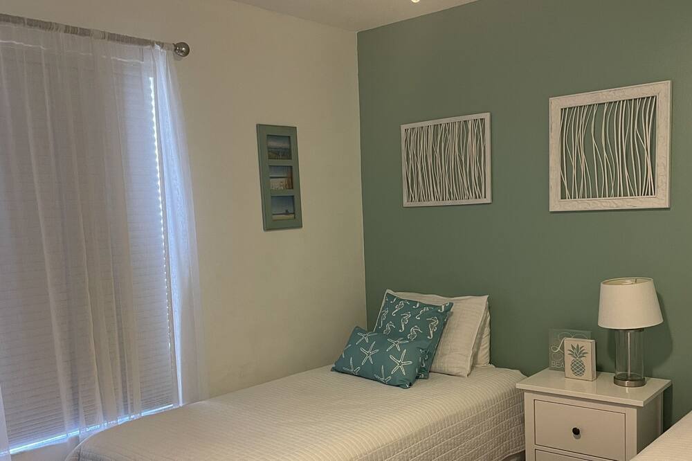 Photo of Bedroom in Lake Wilson Preserve