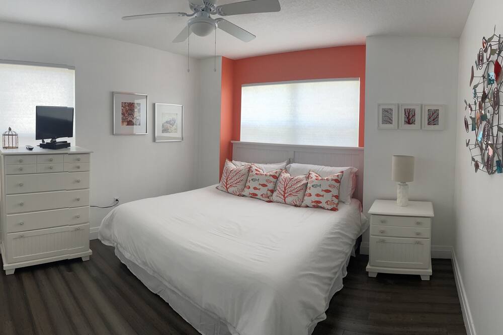 Photo of Bedroom in Lake Wilson Preserve
