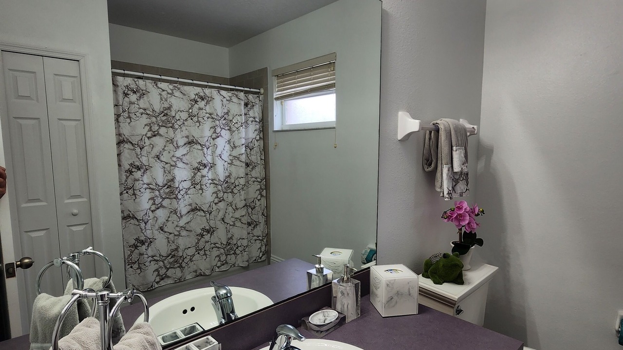 Photo of Bathroom in Buena Ventura Lakes